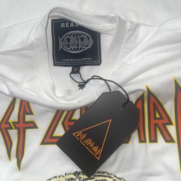 Def Leppard Graphic Tee - Picture 7 of 8